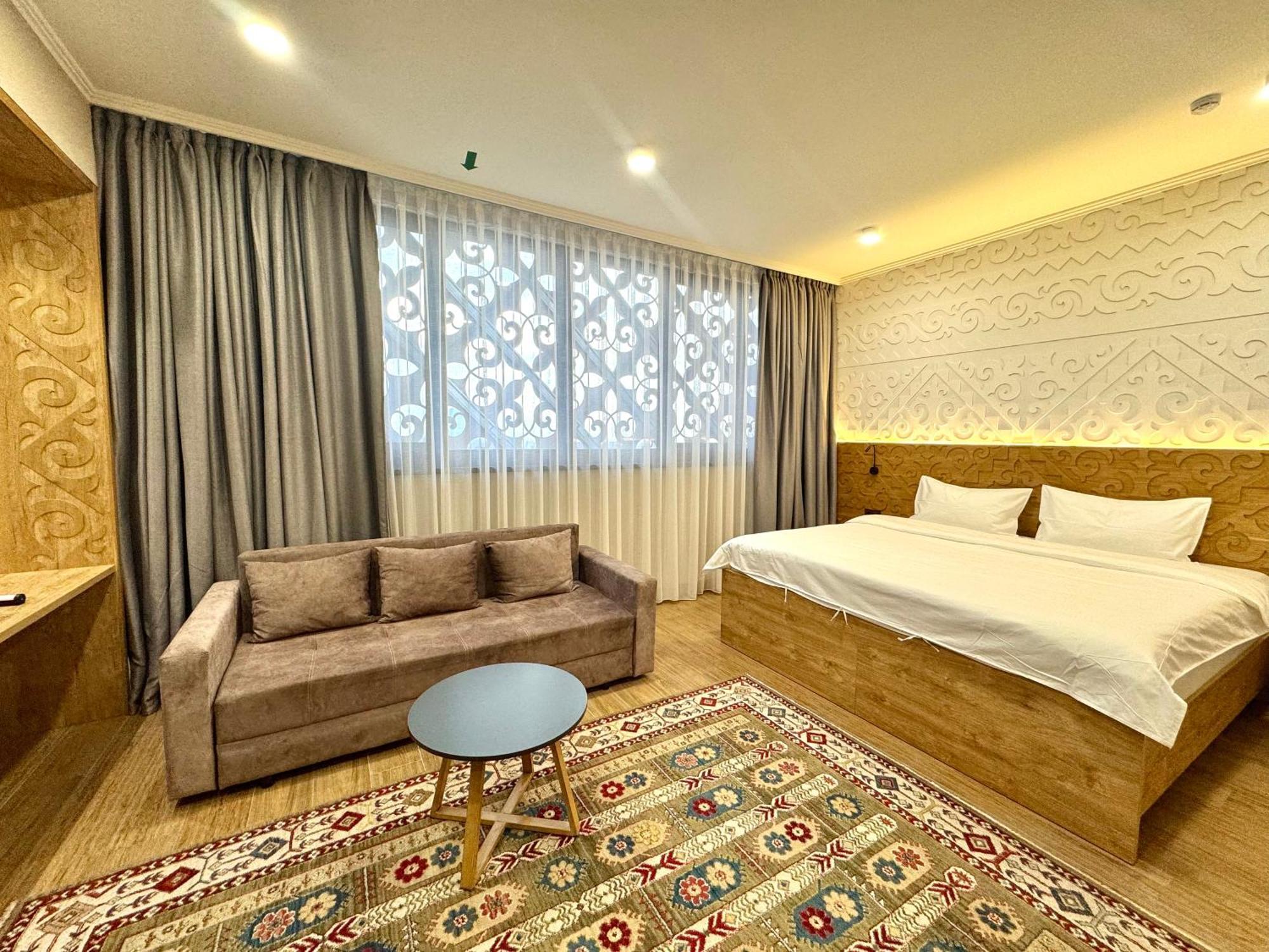 Dami Almaty Hotel Exterior foto